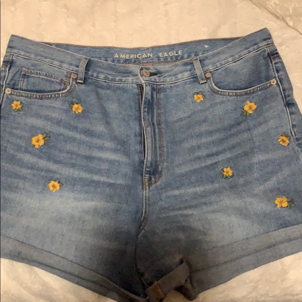 American eagle embroidered floral denim MOM SHORTS